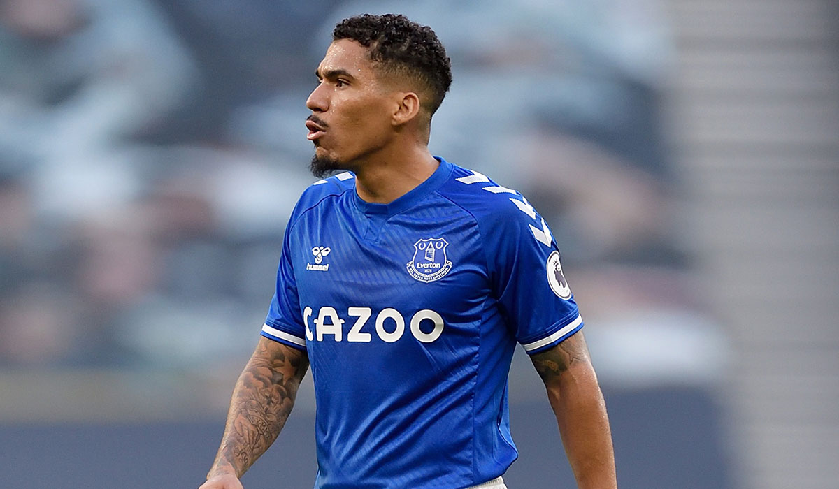 Allan signs in as Everton's first signing of the summer of 2020