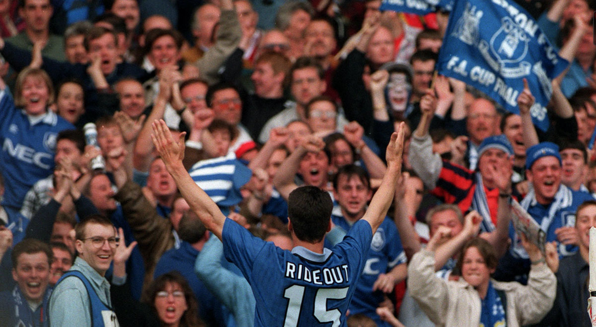 Paul Rideout celebrates in front of the Everton fans