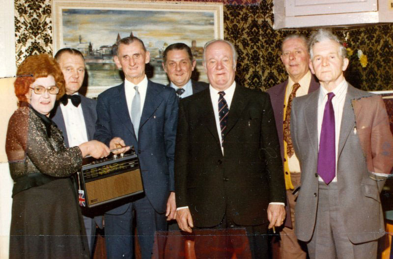 Bob Bell retirement presentation with his former team-mates, 1977