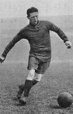 Dick Forshaw playing for Liverpool