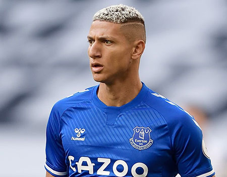 Tottenham vs Man United result, highlights from Premier League as Sarr and Davies punish Fernandes miss
