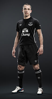 Everton unveil black away kit 