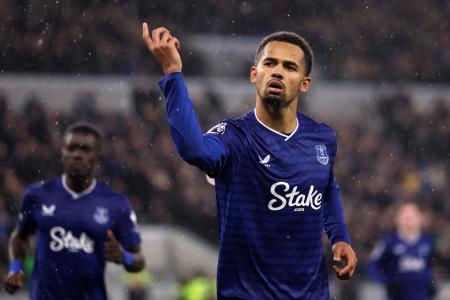 Yakubu urges Everton to tie down Iliman Ndiaye with new deal, insists now is not the time to leave