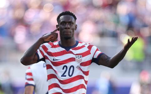 Everton submit official bid for Monaco&rsquo;s Folarin Balogun as Beto nears Fiorentina exit in frantic deadline push
