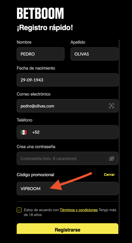 Formulario de registro en Betboom. Flecha indica en donde se debe colocar el código promocional VIPBOOM